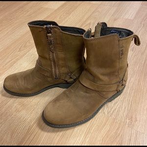 Teva De La Vina Waterproof Leather Bootie Size 5